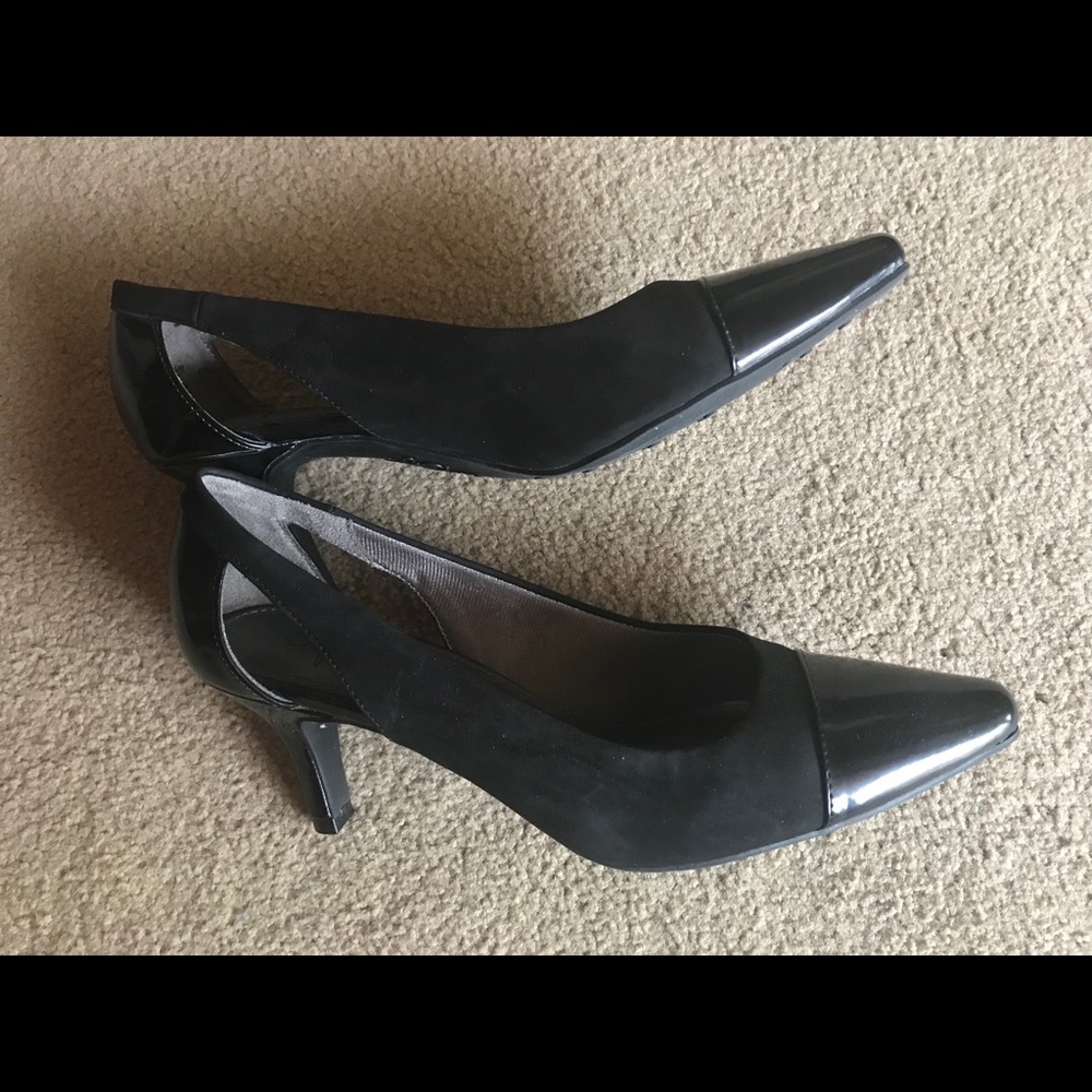 Life Stride black heels